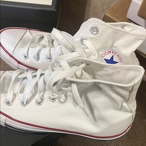 Converse All Star High top women’s size 7 New in Box